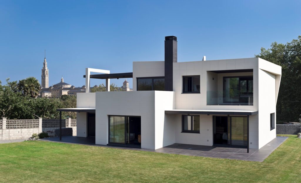 Imagen de una fachada de una casa de estilo modernista